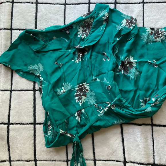 American Eagle Outfitters Dresses & Skirts - American Eagle Collared Floral Dress